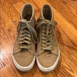 Beige Sk8 hi Vans high top shoes.